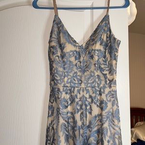 Speechless prom dress. Very flattering. Smoke free home